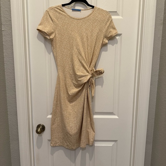 J. McLaughlin Elora Dress - Picture 1 of 11